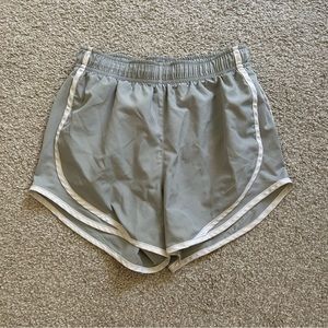 ⭐️ Gray Nike Shorts ⭐️